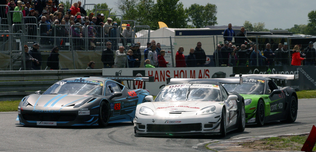 Der er kamp om pointene i toppen af Special Saloon.
(Foto: Motorsporten.dk)
